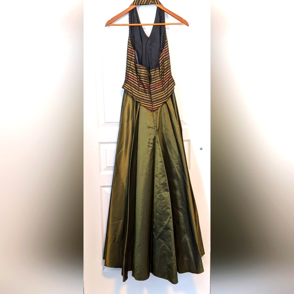 Evening Gown - Picture 3 of 3